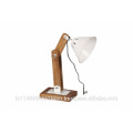 Lampe de table en bois